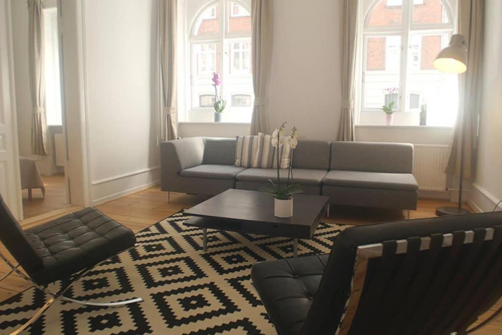 Leilighet Next To New Harbor / 3 Bedroom & 2 Bath København